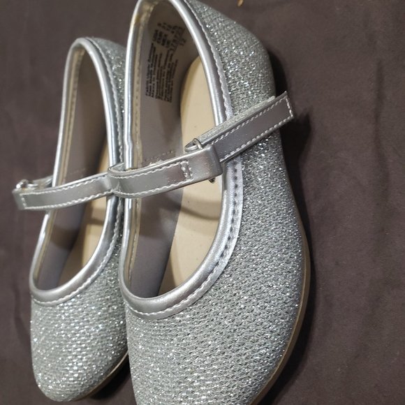 Smart Fit Silver Sparkly Slip On Dress Shoes Adjustable Velcro Straps Size 5 - Picture 2 of 5